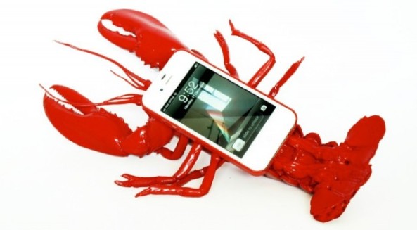 lobster-phone-case-silly-iphone-640x353